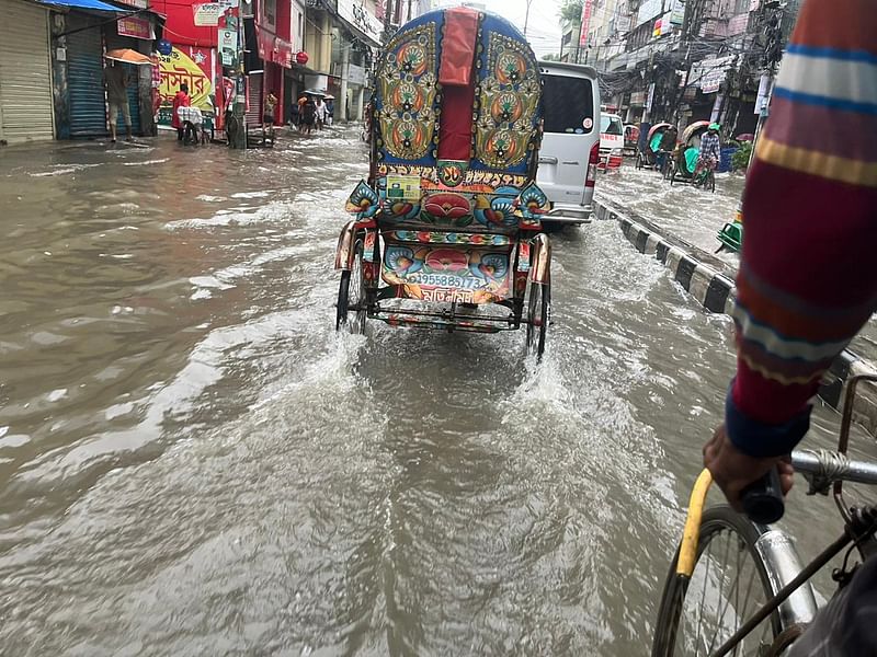 Rainwater inundates Green Road in Dhaka on 3 September 2024.